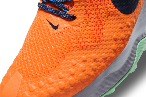 Mesh upper