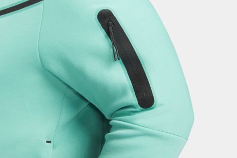 Zippered sleeve pocket