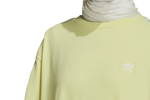 Neckline with ribbing