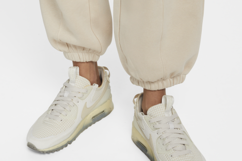 Cuffs on the legs